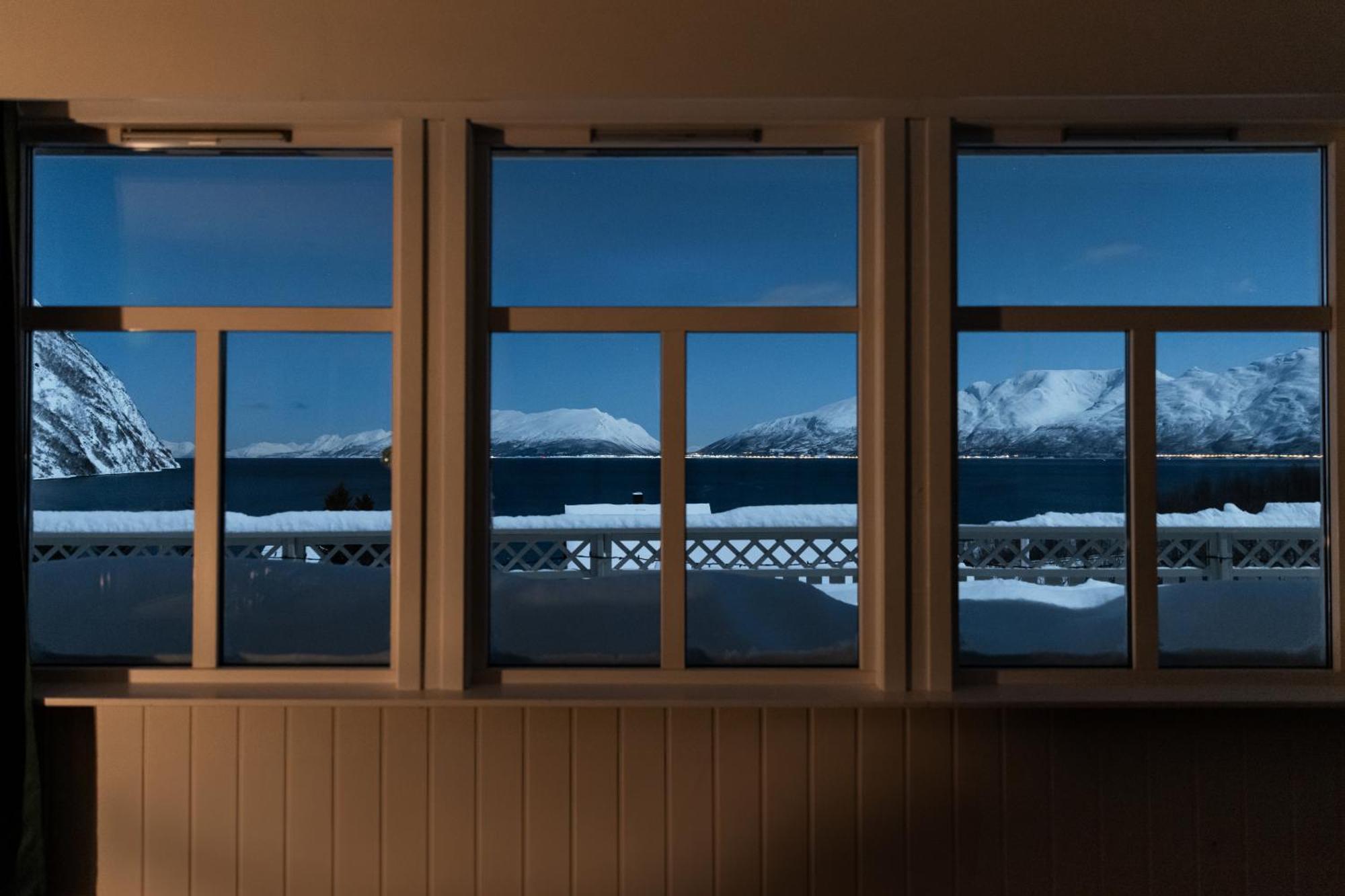 Villa Lyngen Aurora House Koppangen Exterior foto